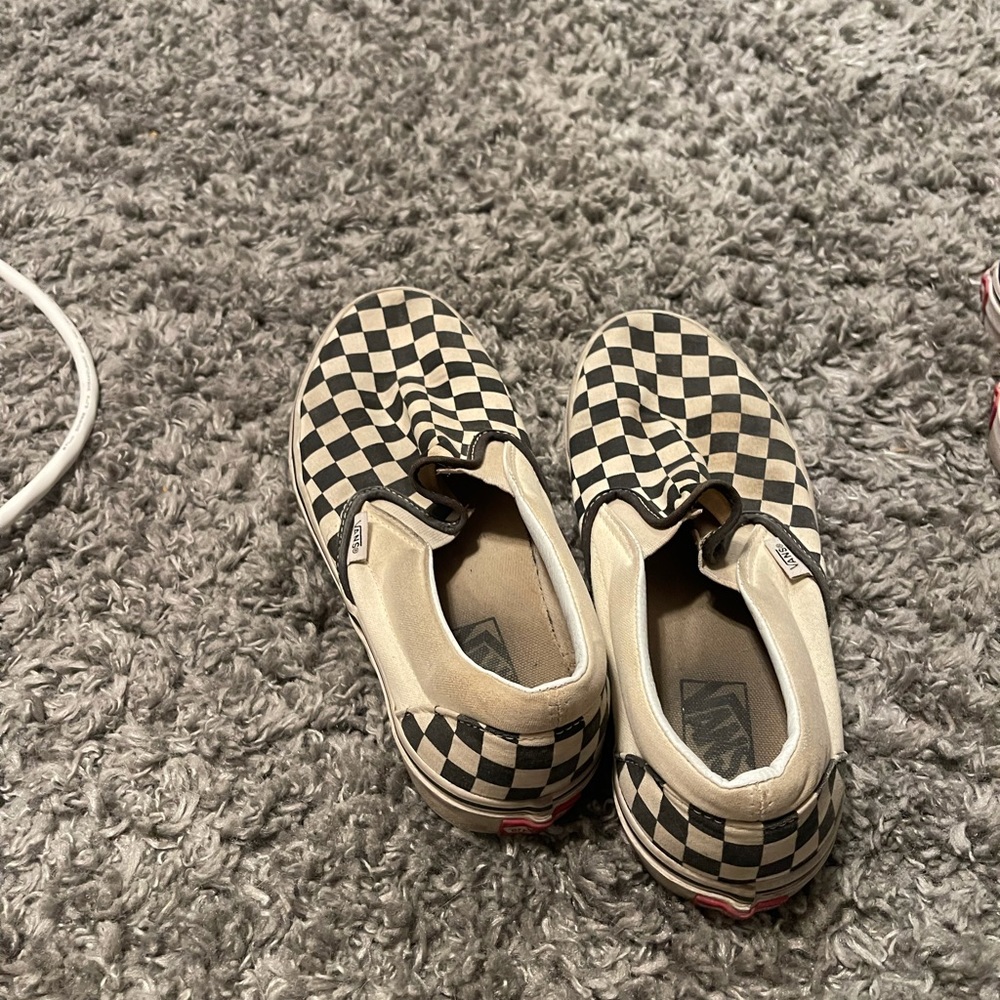 size womans 9 checkered vans